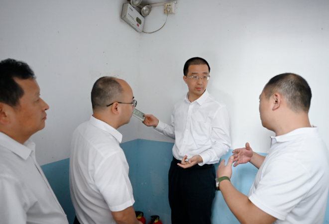 周健督导检查新区安全生产工作