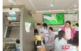 银医联手温暖夕阳——邮储银行鼎城支行为老年人送上贴心医疗服务与金融指导