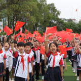 歌声嘹亮颂华诞 衡南县明德小学举行“唱响爱国情”拉歌赛