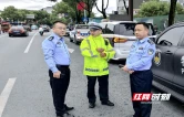 张家界交管一大队：阴雨中开启国庆安保模式