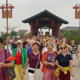 国庆假期首日,岳阳市屈原管理区河泊潭迎来客流高峰