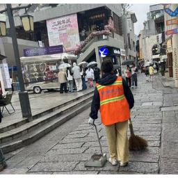 国庆坚守“净”行时：长沙潮宗街片区环卫保洁全面升级