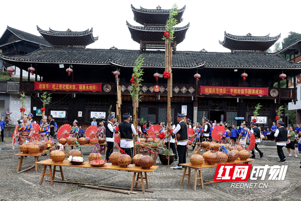 通道：岩饭飘香侗寨欢