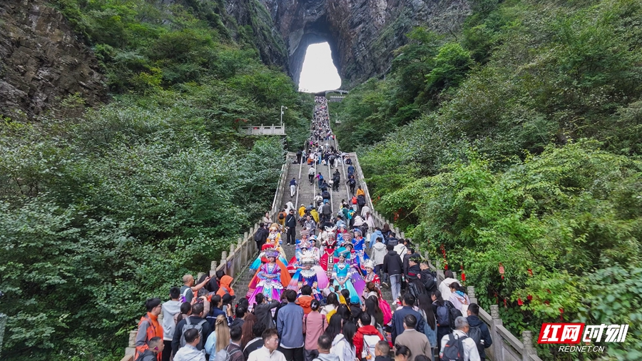 国庆游张家界｜天门山：赏奇峰 品非遗 看绝活 东方文化盛宴圈粉中外游客