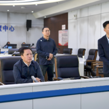 贺辉以“四不两直”方式调研督导旅游接待和值班值守工作
