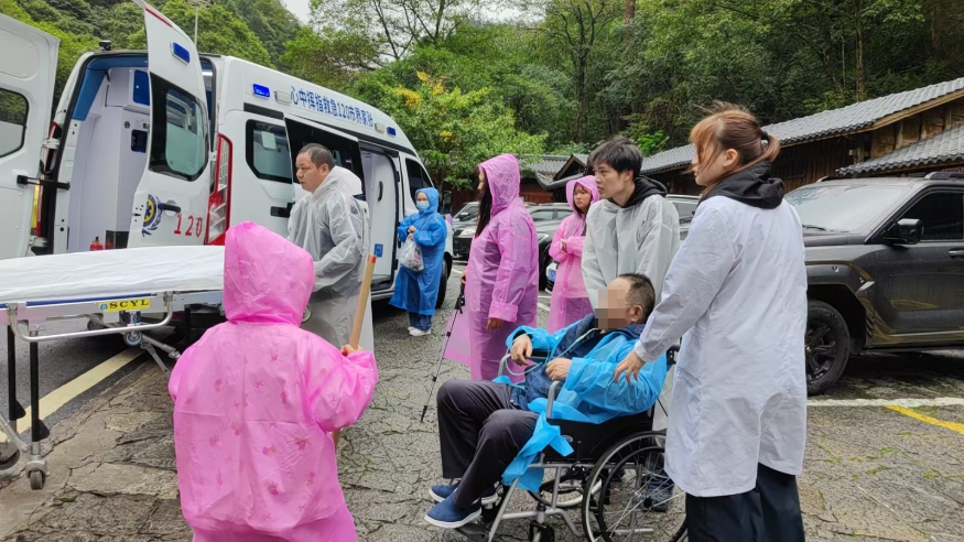 十五分钟两起生死救援，武陵源景区硬核守护游客平安！