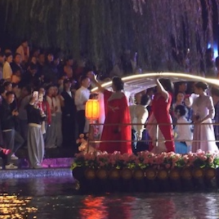 国庆假期点秋“湘”②丨1294.96万人次游湖南,暖心服务绘就最美风景