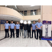 湘潭公安4小时速破车内现金被盗案