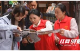凤凰古城入境游持续升温 教师志愿外语服务暖人心