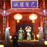 岳阳楼国庆上演“簪花郎”巡游 古风互动点亮夜游