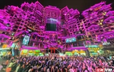 国庆游张家界｜国庆文旅热度高涨 七十二奇楼沉浸式民俗夜游点亮夜色