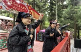 国庆游张家界｜山歌迎客暖旅途！黄石寨大舞台桑植民歌不间断唱响