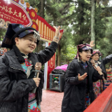 国庆游张家界|山歌迎客暖旅途!黄石寨大舞台桑植民歌不间断唱响