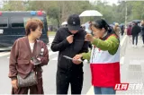 我们的国庆节丨一抹“志愿红”浸染韶山冲