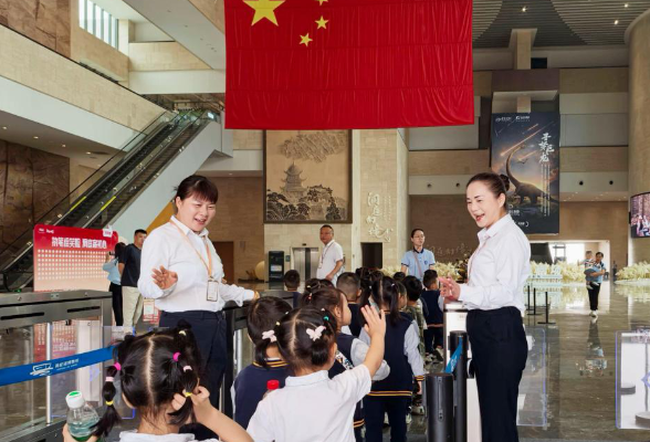 组图丨湘诚现代假期“立体式服务”暖人心
