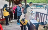国庆游张家界｜张家界环保客运：暖心服务“宠游客”，国庆出行更温情