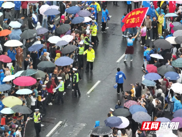 永州公安交警：国庆遇“湘超”！你的热爱，我们来守护！