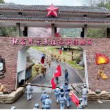 辛小湘丨这抹“红”,何以成为年轻人的“文旅刚需”?