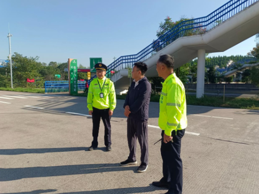永州市圆满完成国庆假期高速公路疏堵保畅工作