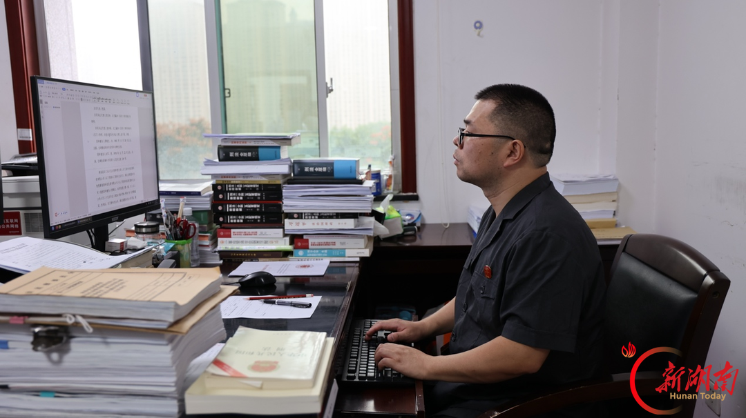 把案子办好 让人民满意——记第八届湖南省“人民满意的公务员”罗真