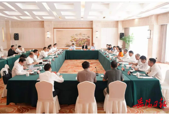 谢卫江与北京岳阳商会和京津冀等地企业家一行座谈