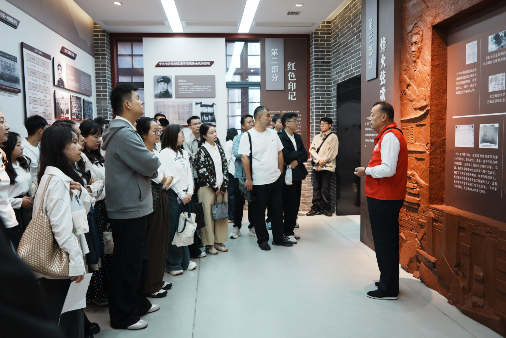 一线研学强本领 实干笃行践初心——2026年芙蓉区中青班赴文艺路街道开展现场教学