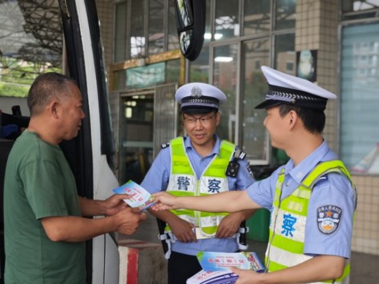 市公安局：源头拧紧“安全阀” 守护群众平安路