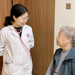 秋季中老年慢病人群如何安心出游？专家建议做好这道“健康功课”