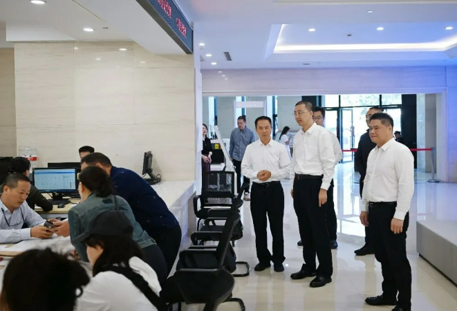 周健到湖南湘江新区社会治安综合治理中心调研