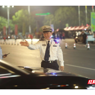 “湘超”常规赛衡阳主场收官夜，衡阳交警用坚守为热爱护航