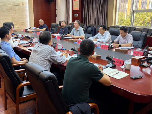 毛万春在长沙市开福区调研