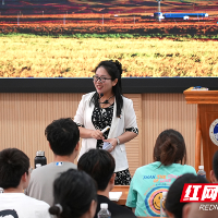 湖南铁道职院思政教师贺彩霞：做学生心里的那盏灯