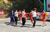 洪江市黄家村：情系桑榆度重阳瑶韵欢歌展新风