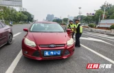 双清交警严查报废车上路 筑牢道路安全防线
