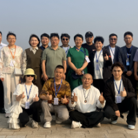 探秘百米深坑奇迹 全国新的社会阶层人士走访湖南湘江新区