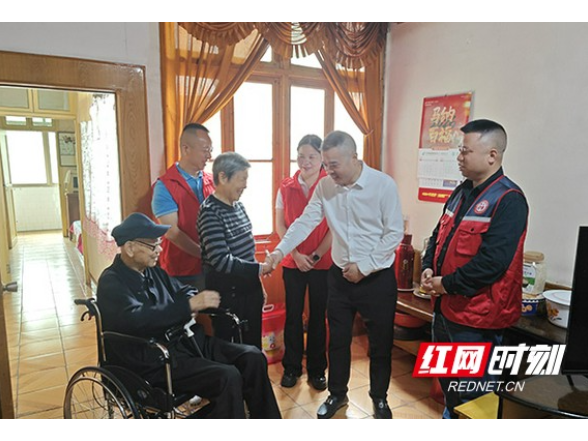 情暖重阳践初心 委员温情护夕阳 益阳市政协委员工作室开展重阳敬老慰问活动