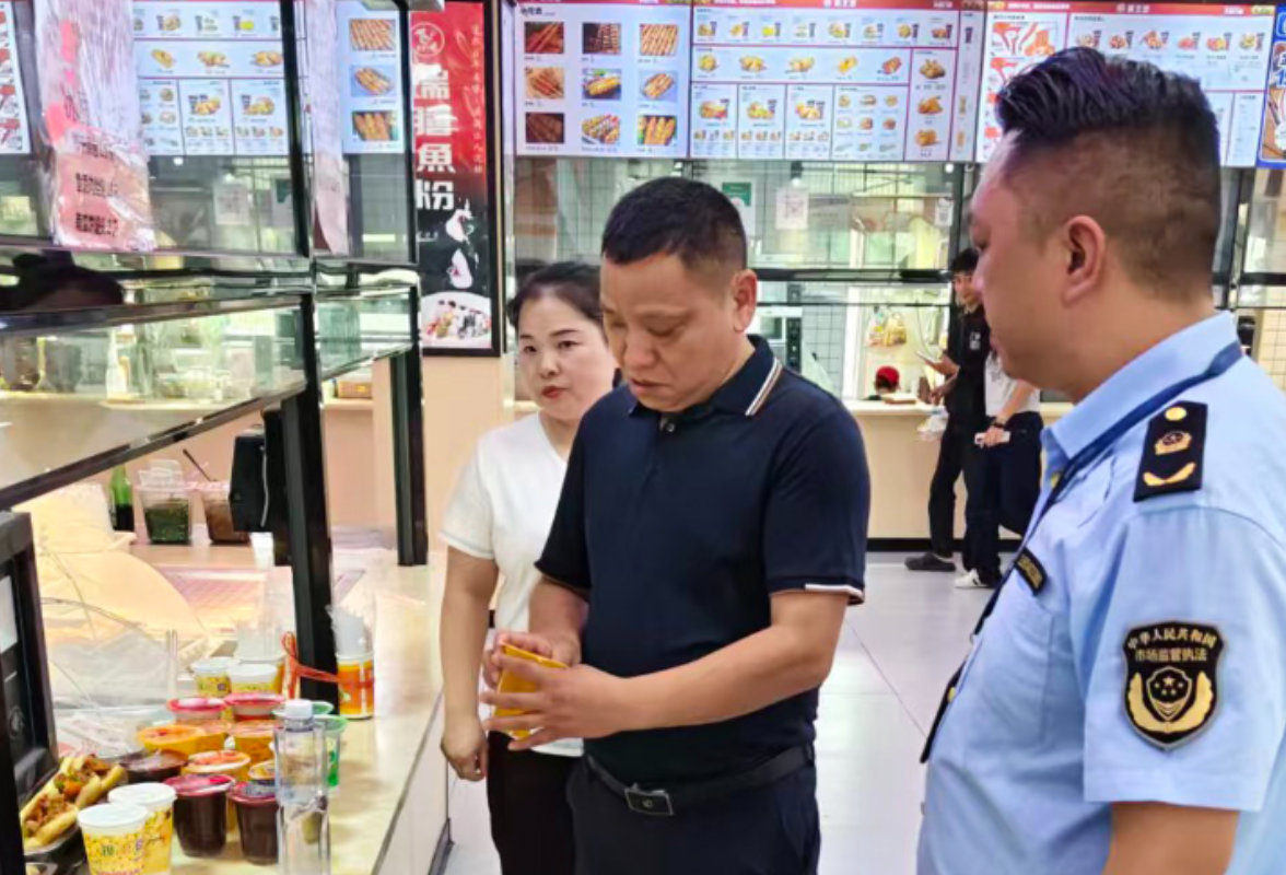 后厨“晒”出来 封签护送达 珠晖区织密高校周边网络餐饮食品安全防护网