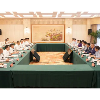 谢卫江与长三角等地企业家座谈