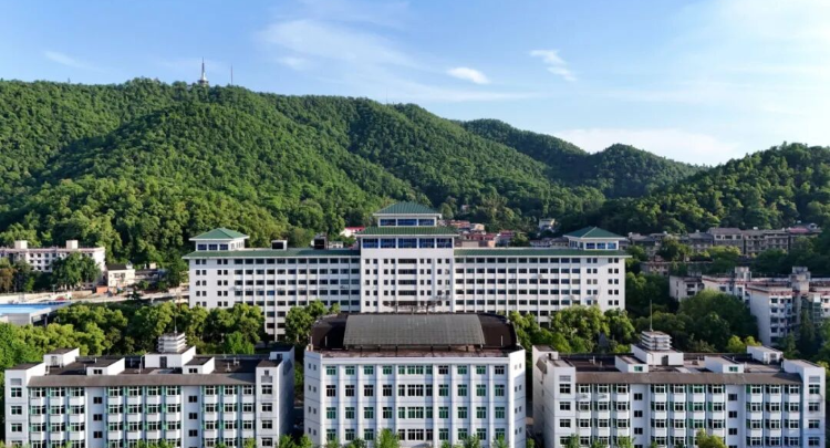 红麓新韵：岳麓山下养精神