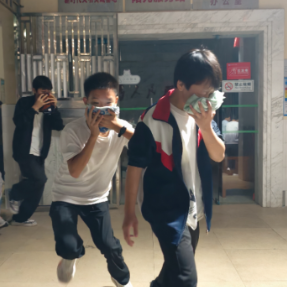 衡阳市第十六中学开展夜间宿舍消防疏散演练