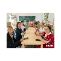 资兴市：校园相聚话杏坛 巧手同欢庆重阳