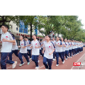 郴州市第九中学:教师陪跑大课间 助力初三学子强健体魄