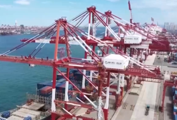 视频丨前三季度我国外贸增势强劲 “新三样”产品出口增长43.6%