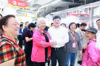 重阳敬桑榆 盛景话新程 芙蓉区举办离退休干部区情通报会暨参观考察活动