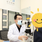 板栗球坠落正中左眼，衡阳62岁男子角膜嵌5根刺！