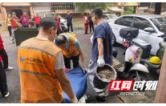 清出楼道“生命线” 守住家门口的平安