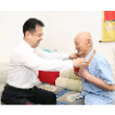 白云峰开展“敬老月”走访慰问活动