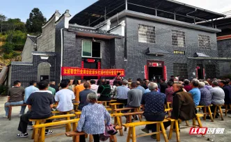 汝城县濠头乡：政企联动送温情 重阳敬老暖民心