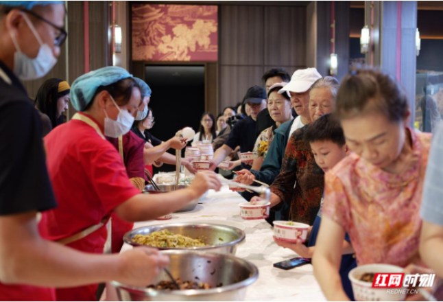 万人同吃长寿面，裕湘食品锁定“重阳”消费新场景