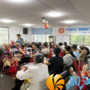 八字墙社区：九九话重阳，福桶送安康